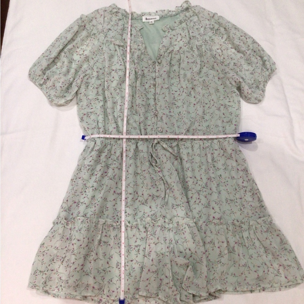 Green Ruffled Floral Romper with Puff Sleeves Women’s Size Medium, V-Neck - Picture 10 of 12